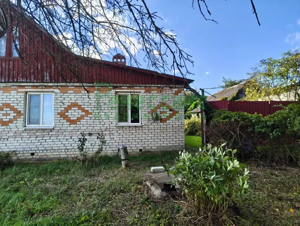 Дом в Брянская область, Выгоничское городское поселение, с. Лопушь ул. ... - Фото 1