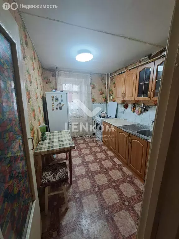 3-комнатная квартира: Сарапул, Центральный жилой район, Лесная улица, ... - Фото 1