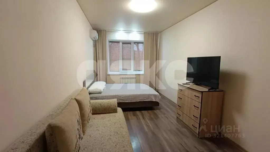 1-к кв. Краснодарский край, Горячий Ключ ул. Ворошилова, 38 (34.2 м) - Фото 0