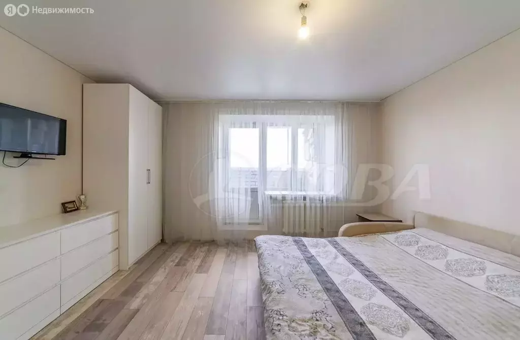 3-комнатная квартира: Тюмень, улица Избышева, 6 (90 м) - Фото 0