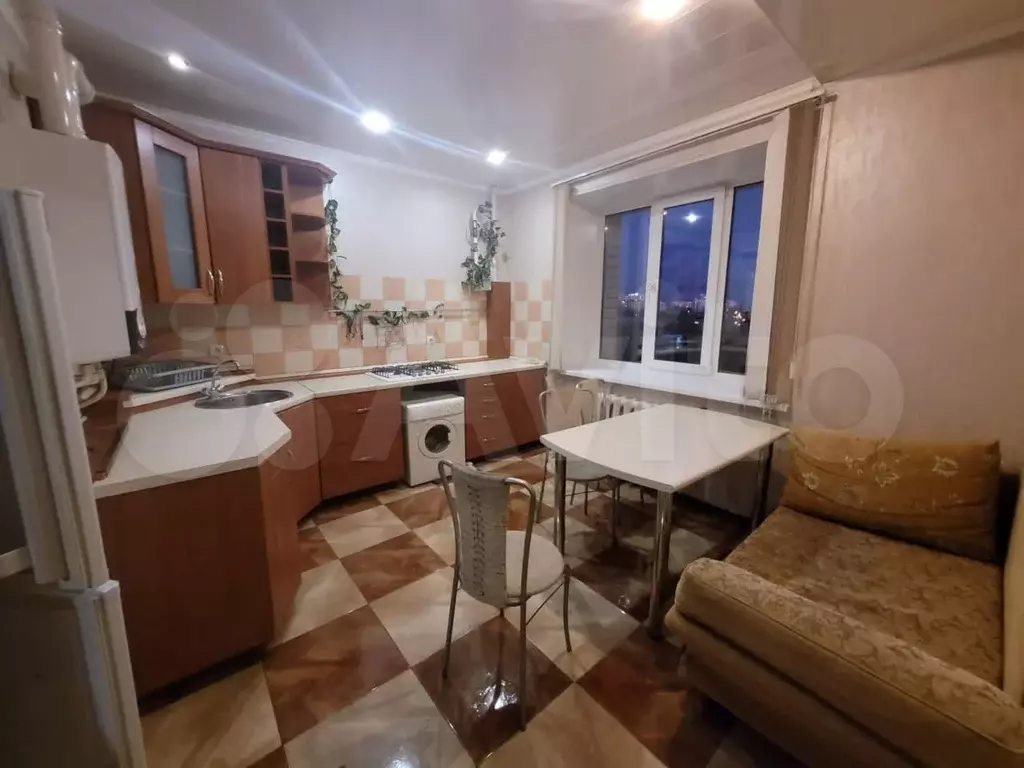 1-к. квартира, 42 м, 6/9 эт. - Фото 0