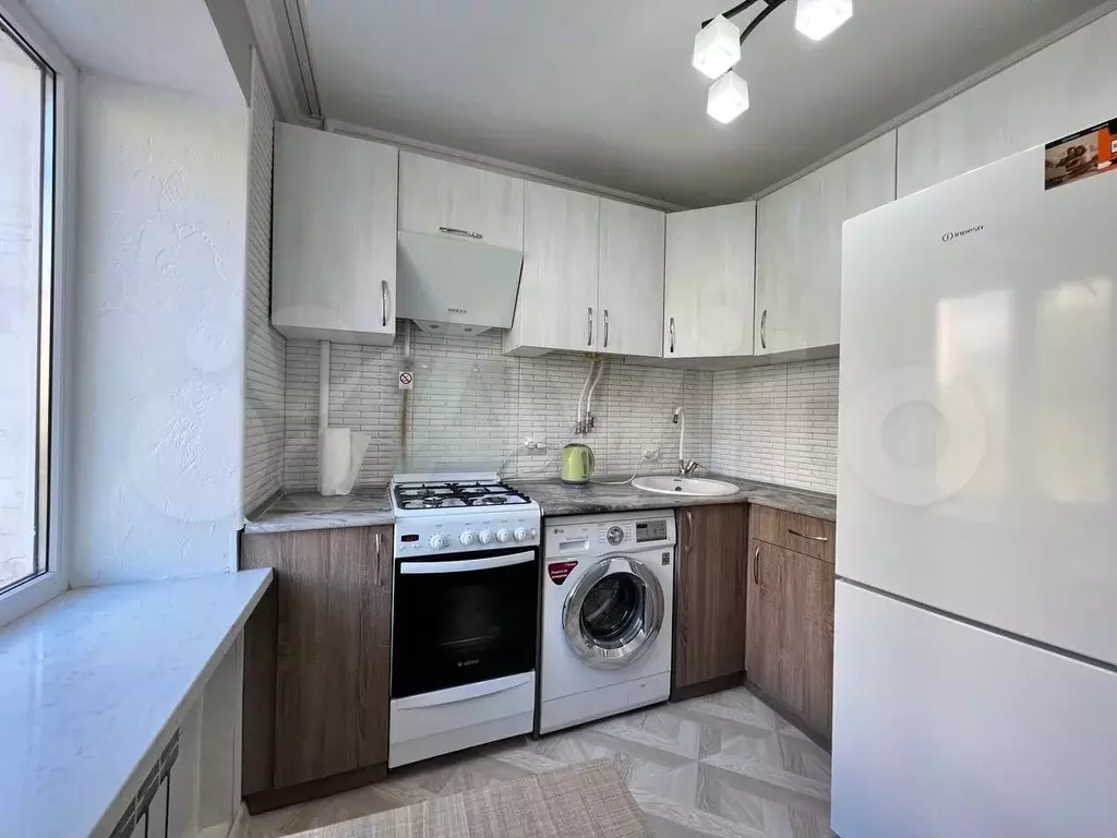 3-к. квартира, 56 м, 2/4 эт. - Фото 0