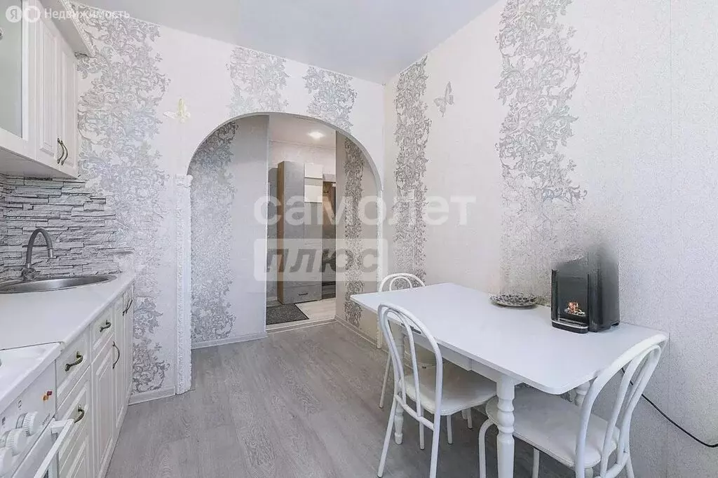 3-комнатная квартира: Тюмень, улица Домостроителей, 14 (70 м) - Фото 1