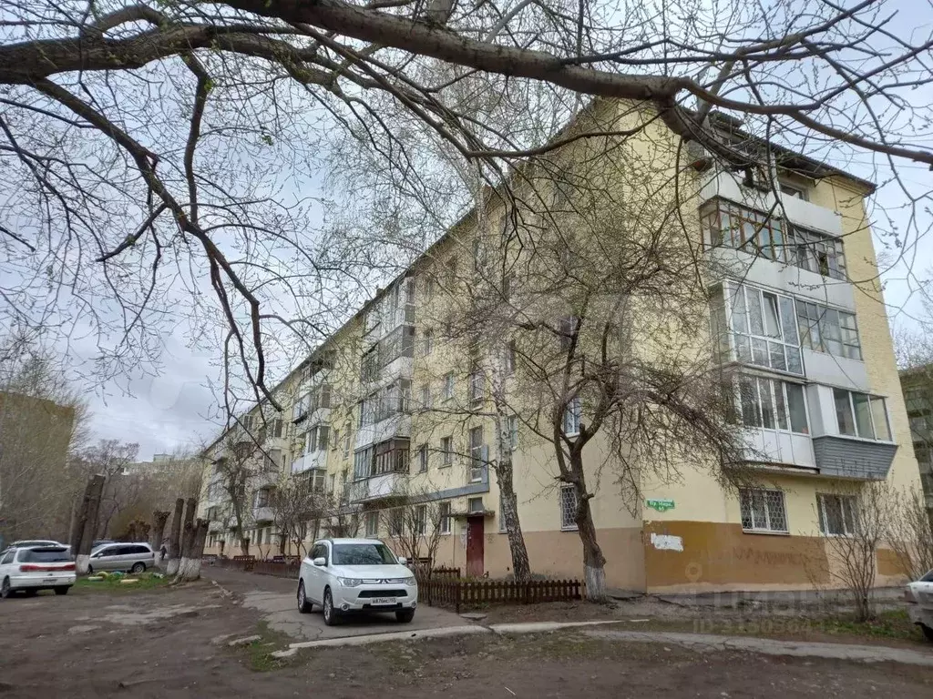 2-к кв. Омская область, Омск просп. Мира, 65 (45.0 м) - Фото 0