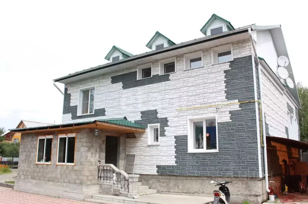 Дом в Алтай, Майминский район, с. Майма Цветочная ул., 2 (340 м) - Фото 2