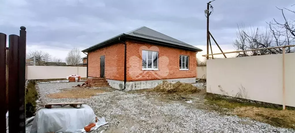 Дом в Краснодарский край, Северская ст-ца ул. Крестьянская (80 м) - Фото 1