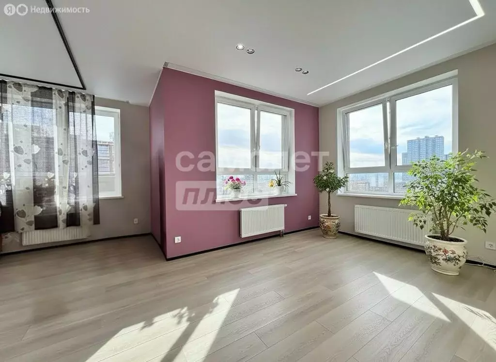 2-комнатная квартира: Тюмень, улица Евгения Войнова, 7 (85.5 м) - Фото 1