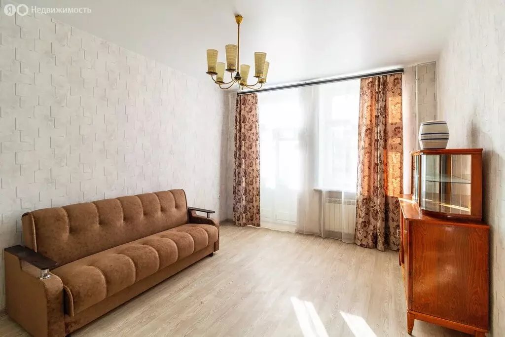 3-комнатная квартира: Омск, улица Ленина, 33 (75 м) - Фото 1