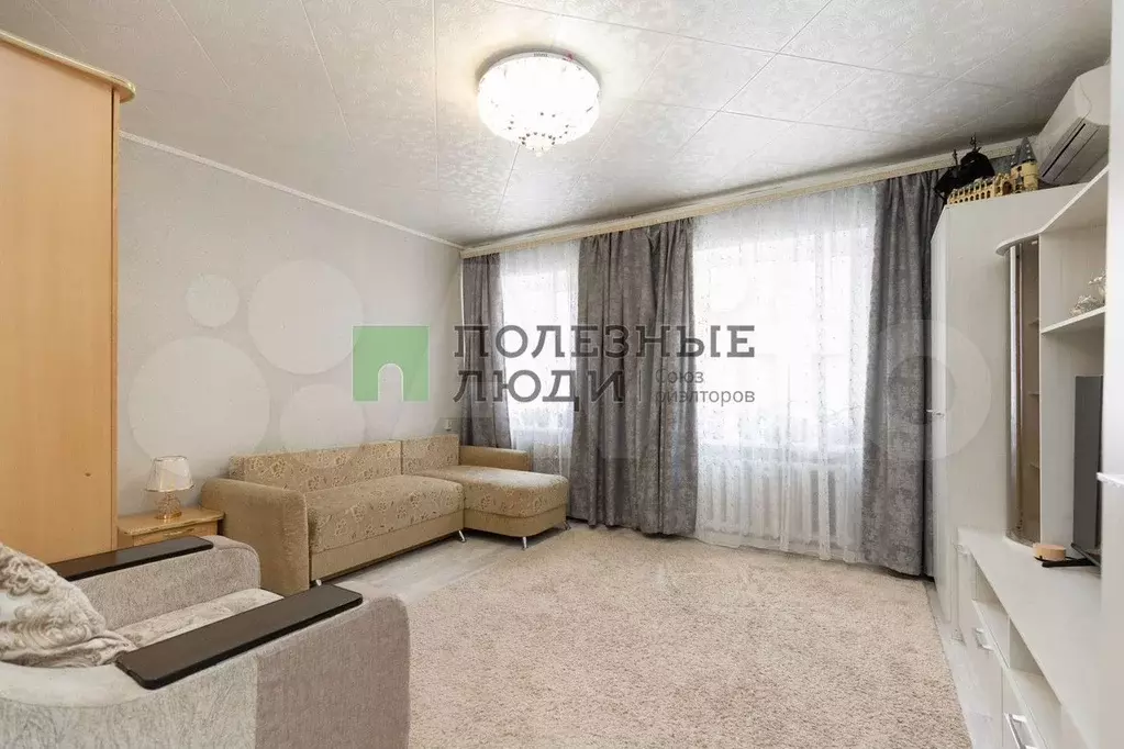 2-к. квартира, 61 м, 2/4 эт. - Фото 1