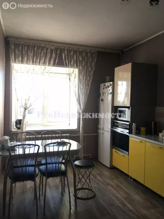 3-комнатная квартира: Кызыл, улица Ооржака Лопсанчапа, 44 (74 м) - Фото 1