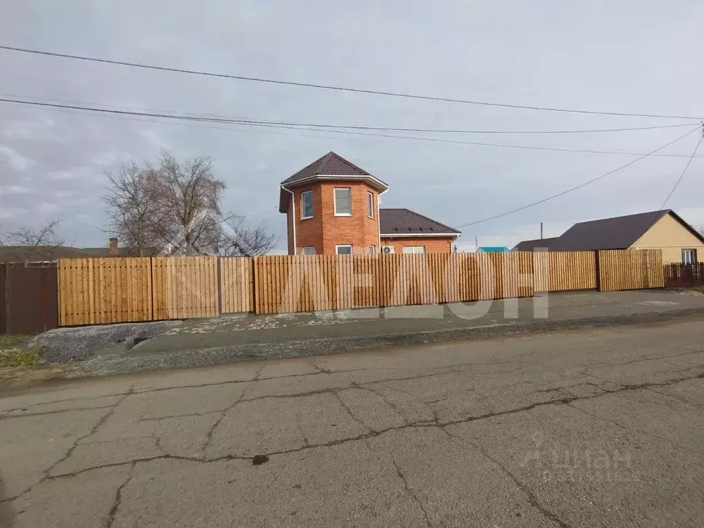Коттедж в Омская область, Азовский Немецкий Национальный район, с. ... - Фото 0