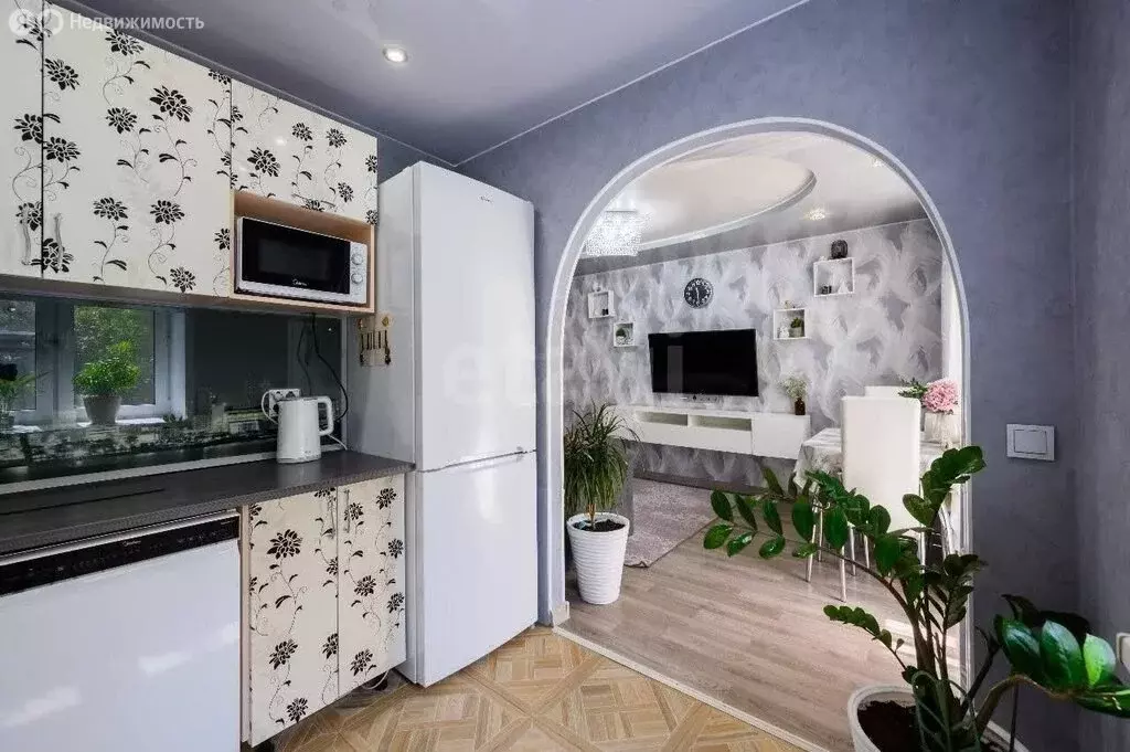 3-комнатная квартира: Киров, Хлыновская улица, 1 (55.7 м) - Фото 1