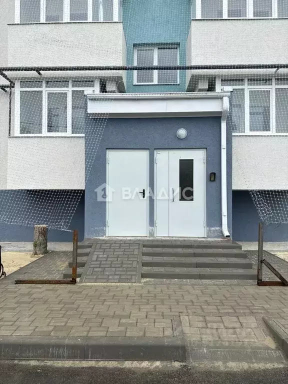 4-к кв. Белгородская область, Шебекино Железнодорожная ул., 2 (63.0 м) - Фото 1