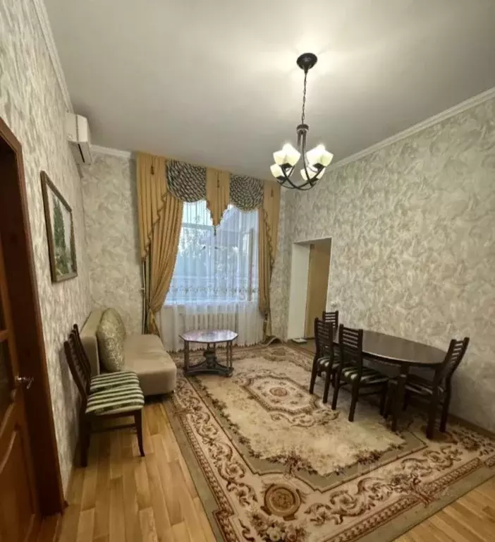 3-к кв. Омская область, Омск ул. Декабристов, 157 (67.0 м) - Фото 1