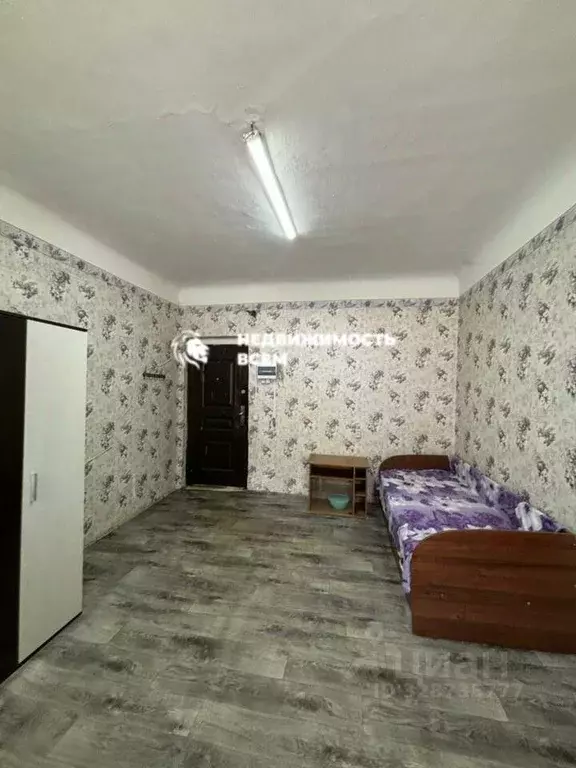 Комната Челябинская область, Челябинск ул. Савина, 10 (12.9 м) - Фото 2