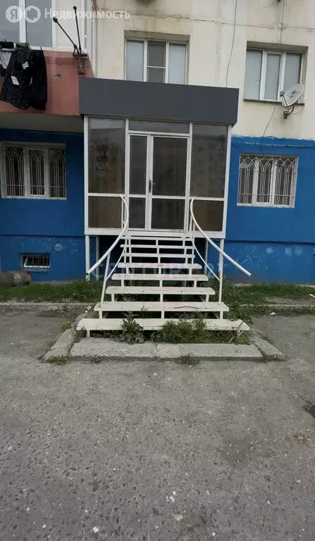 4-комнатная квартира: Махачкала, проспект Насрутдинова, 30 (150 м) - Фото 0