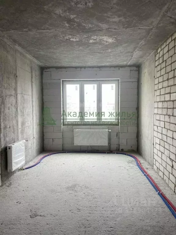 3-к кв. Саратовская область, Саратов ул. Имени В.Н. Симбирцева, 44 ... - Фото 0