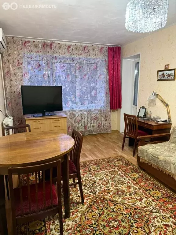 2-комнатная квартира: Волгоград, Невская улица, 8 (50 м) - Фото 1