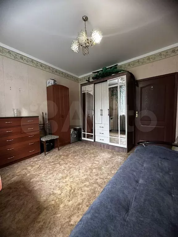 Комната 15 м в 3-к., 2/4 эт. - Фото 0