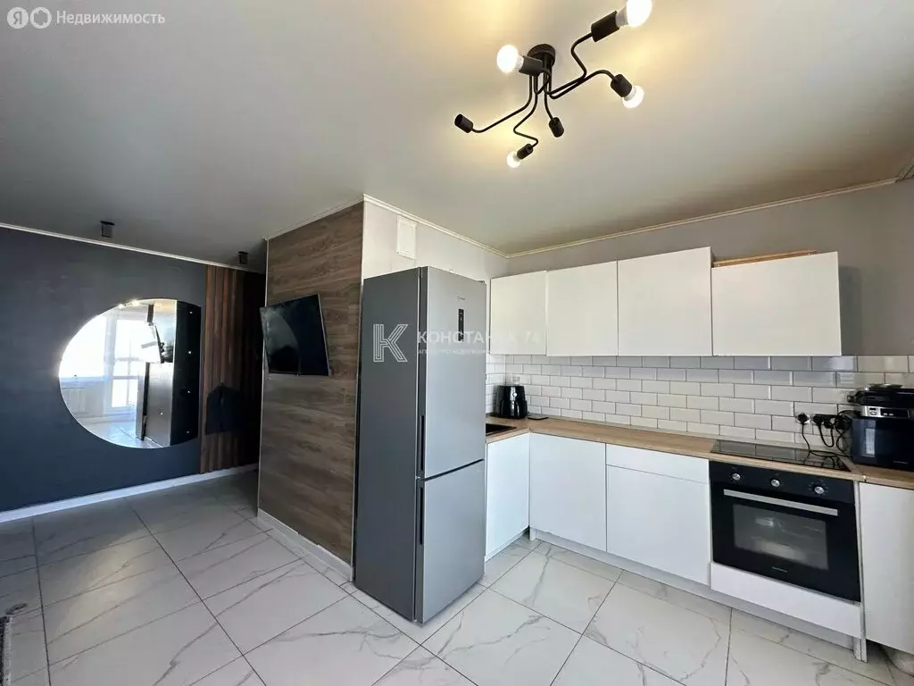 3-комнатная квартира: Челябинск, улица Бейвеля, 75 (65 м) - Фото 1