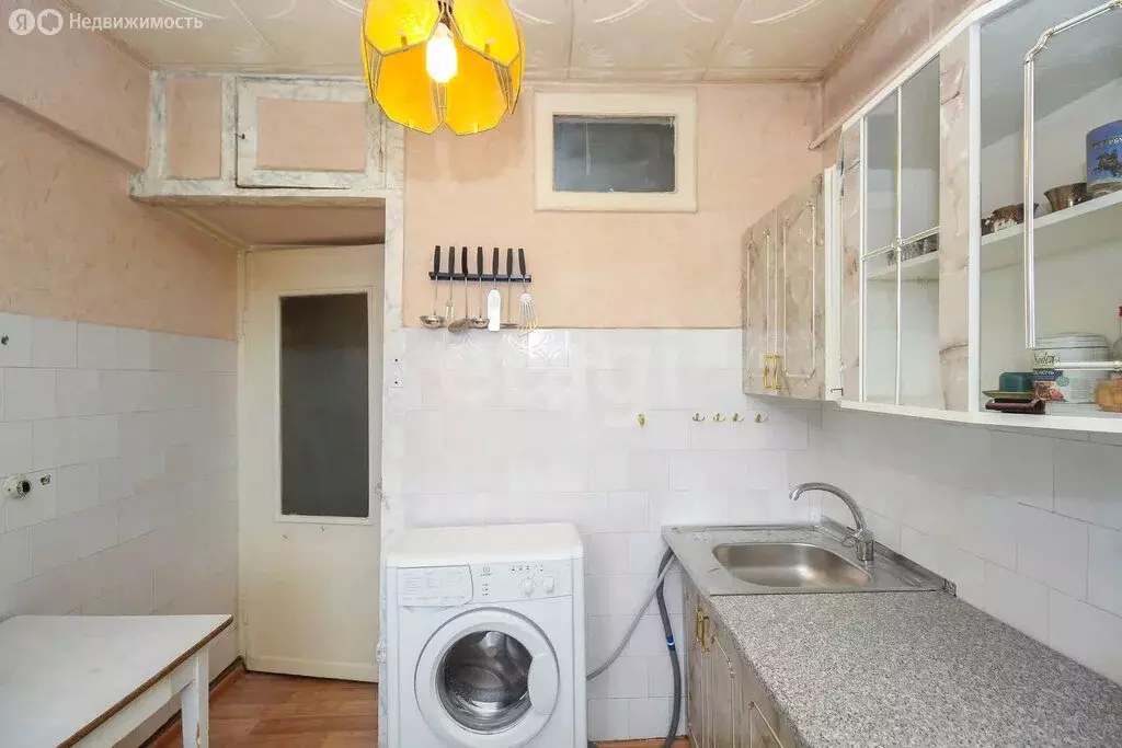 3-комнатная квартира: Омск, проспект Мира, 157 (62 м) - Фото 0