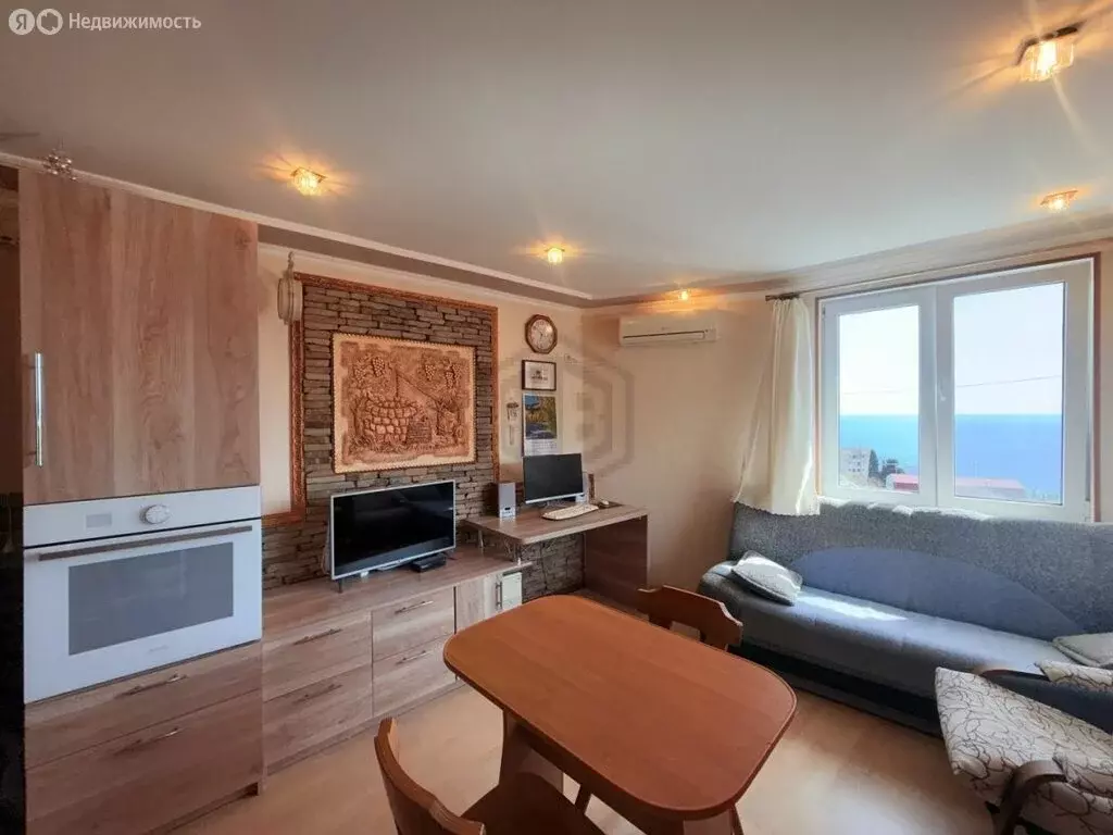 3-комнатная квартира: Кореиз, Курортная улица, 24 (43.8 м) - Фото 1