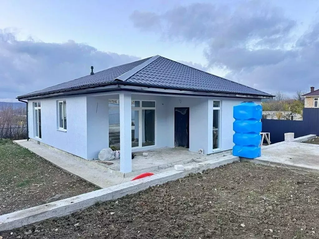 Дом в Севастополь с. Орлиное, ул. Владимира Тюкова (120 м) - Фото 1