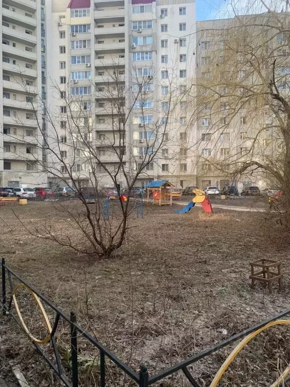 3-к кв. Саратовская область, Саратов ул. Усть-Курдюмская, 1 (79.0 м) - Фото 0