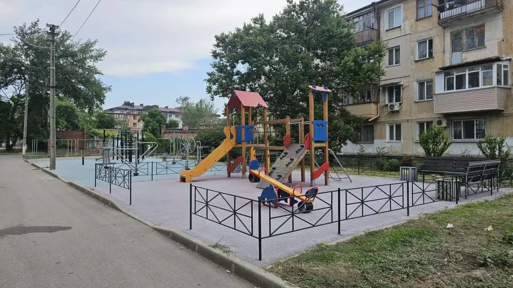 2-к кв. Крым, Керчь ул. Фурманова, 6А (45.0 м) - Фото 1
