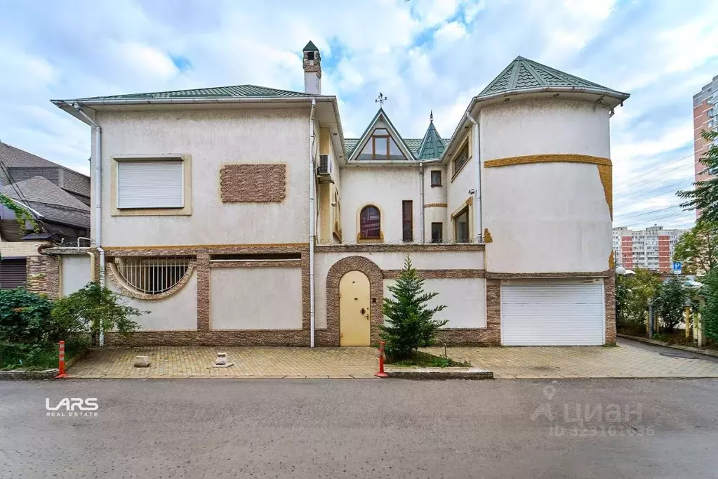 Дом в Краснодарский край, Краснодар Гаражная ул., 136 (400 м) - Фото 0