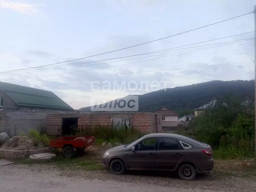 Дом в Хасанья, Карачаевская улица, 15 (100 м) - Фото 1