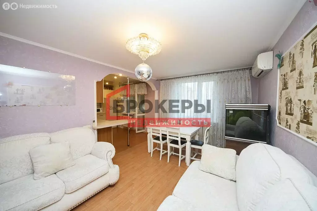4-комнатная квартира: Севастополь, улица Ефремова, 24 (88.2 м) - Фото 1