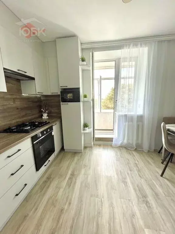 2-к кв. Крым, Евпатория ул. Интернациональная, 51А (50.0 м) - Фото 1