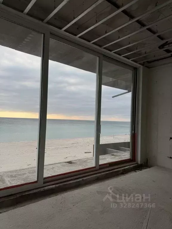 Дом в Крым, Сакский район, с. Штормовое  (800 м) - Фото 1