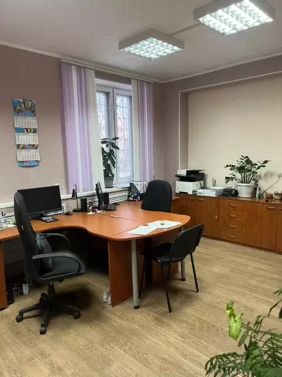 Помещение свободного назначения в Иркутская область, Братск ул. ... - Фото 1