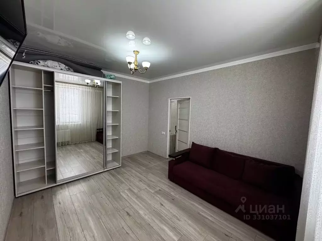 1-к кв. Крым, Симферополь ул. Батурина, 135 (40.0 м) - Фото 2