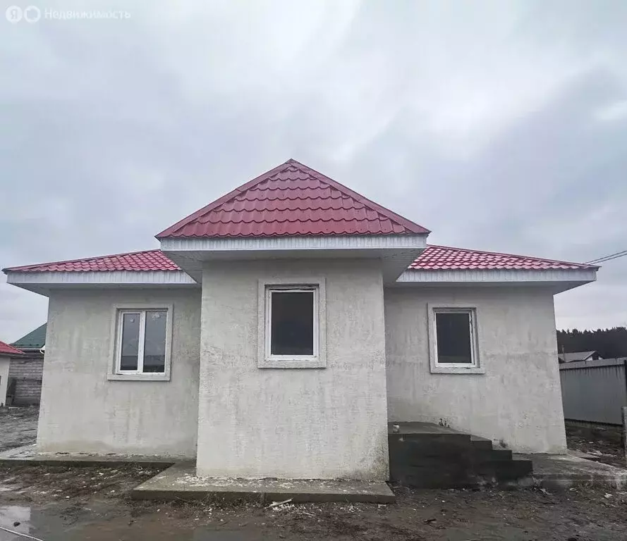 Дом в посёлок городского типа Белоярский, Сосновая улица (120 м) - Фото 1