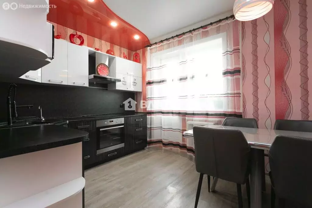 2-комнатная квартира: Благовещенск, улица Василенко, 3/1 (60.5 м) - Фото 1