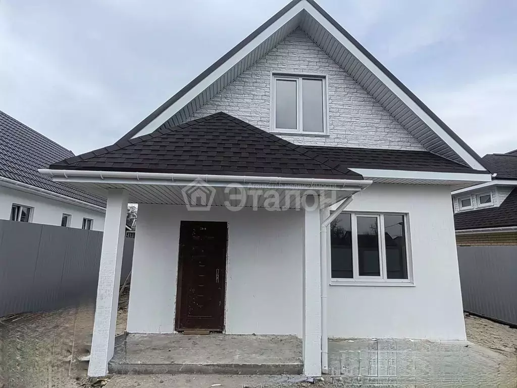 Дом в Волгоградская область, Волгоград ул. Джамбула Джабаева, 2/73 ... - Фото 1