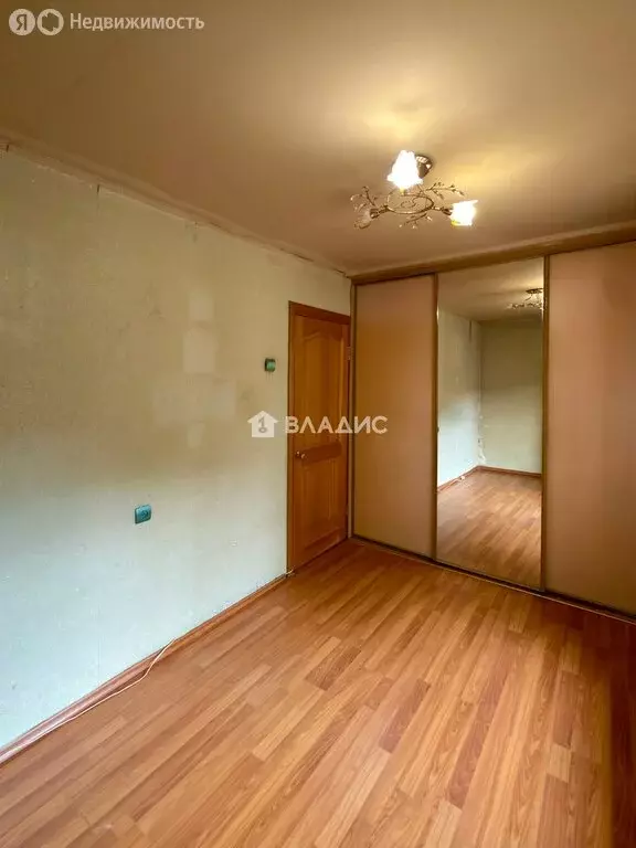 3-комнатная квартира: Уссурийск, улица Володарского, 90 (50.8 м) - Фото 1