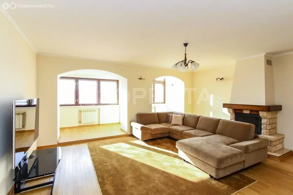 Дом в Тюмень, микрорайон Тарманы, улица Малышева, 16 (210.3 м) - Фото 1