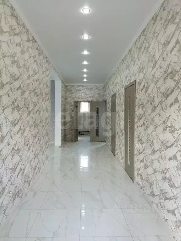 Дом в Омская область, Омский район, с. Усть-Заостровка ул. Центральная ... - Фото 1