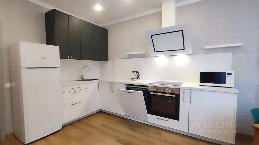 1-к кв. Москва пос. Коммунарка, ул. Лазурная, 14 (45.0 м) - Фото 0