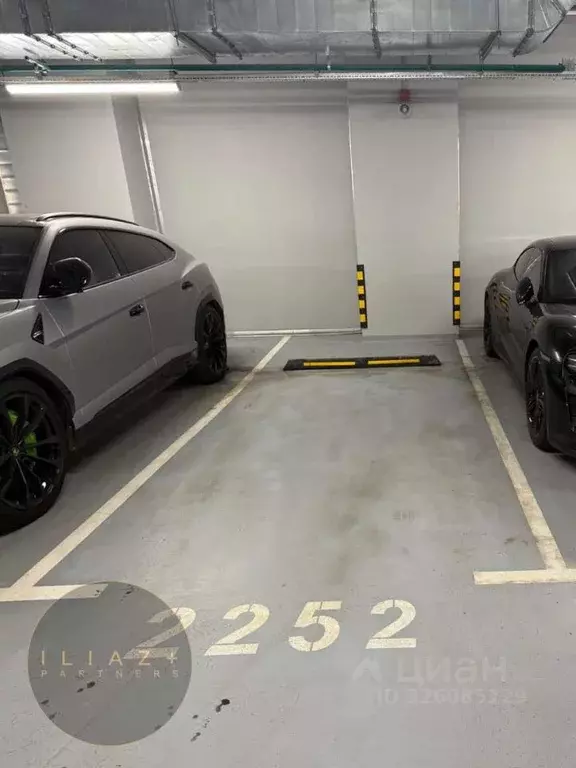 Гараж в Москва 1-й Красногвардейский проезд, 22 (15 м) - Фото 1