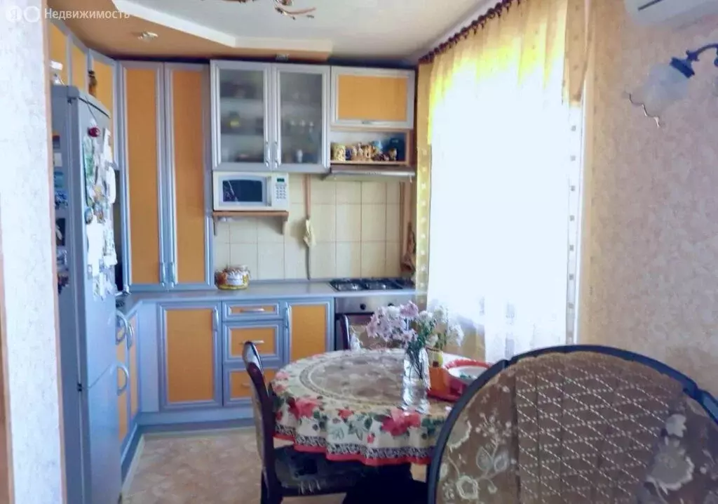 4-комнатная квартира: село Оранжереи, улица Чкалова, 62 (65.5 м) - Фото 1