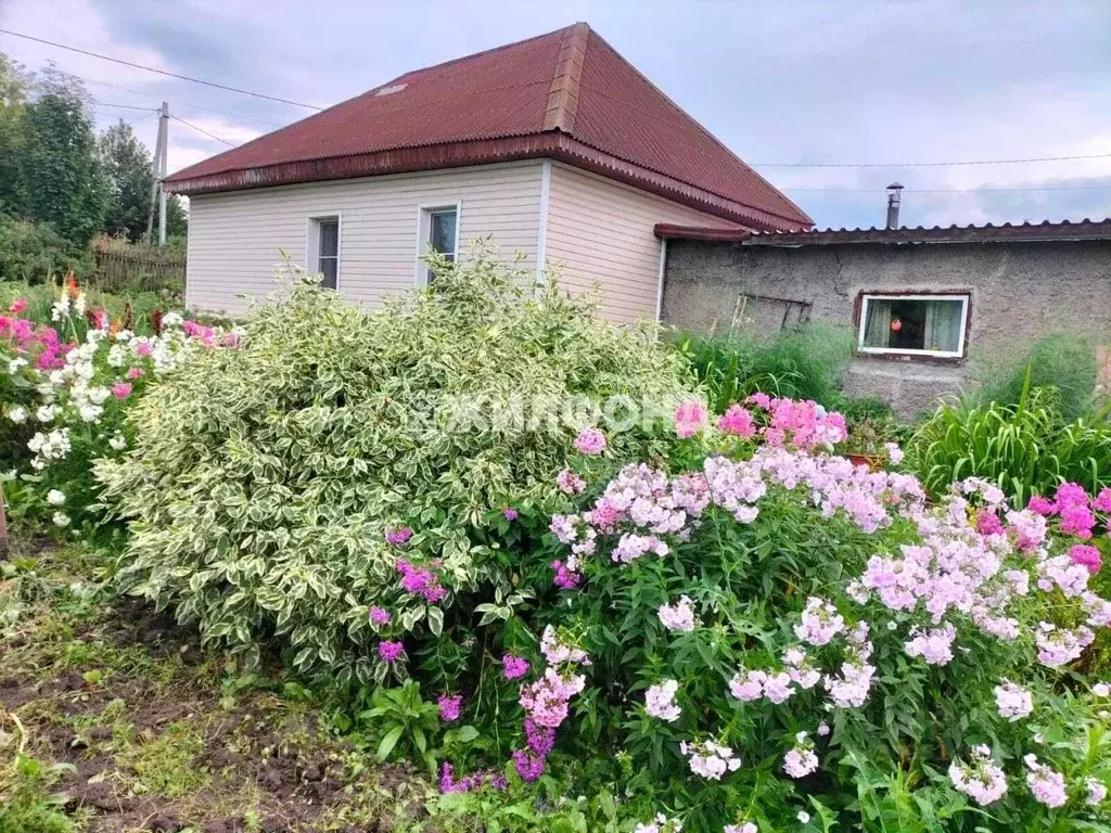 Дом в Кемеровская область, Березовский ул. Мичурина (57 м) - Фото 0