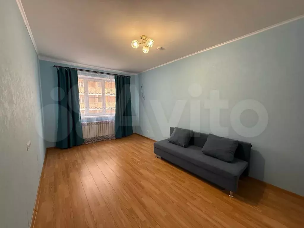 1-к. квартира, 42 м, 4/10 эт. - Фото 0