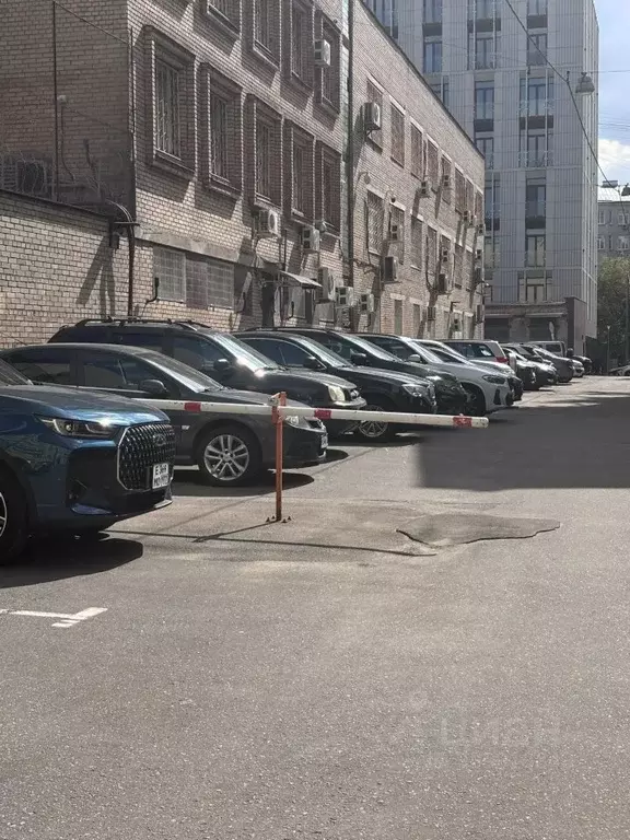 Гараж в Москва ул. Земляной Вал, 52/16С3 (11 м) - Фото 1