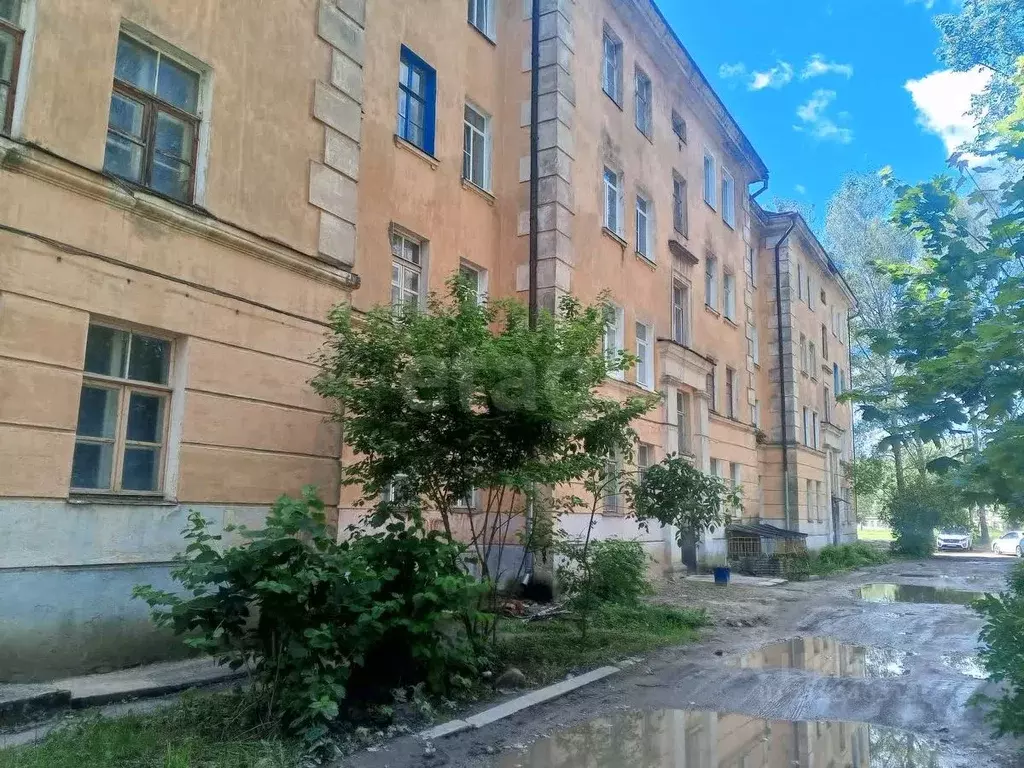 3-к кв. Псковская область, Остров ул. ДОС, 8 (99.1 м) - Фото 1