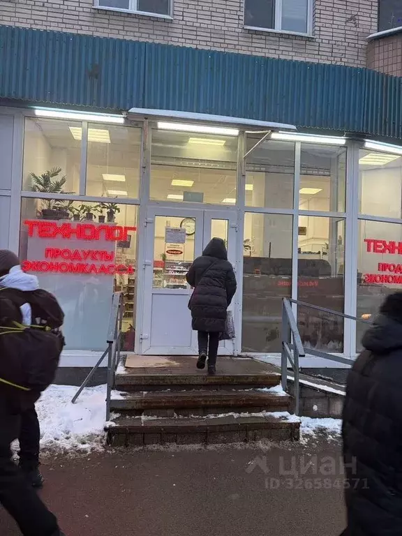 Торговая площадь в Санкт-Петербург просп. Ветеранов, 110 (113 м) - Фото 1